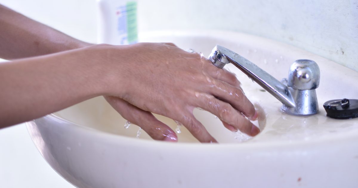 cuci tangan santri sarang