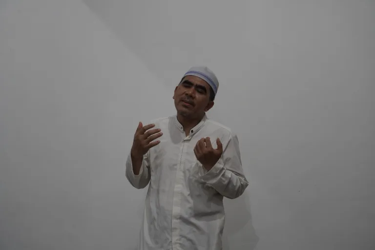 Babah Abdul Ghofur Maimoen dalam acara silaturrahmi bersama alumni